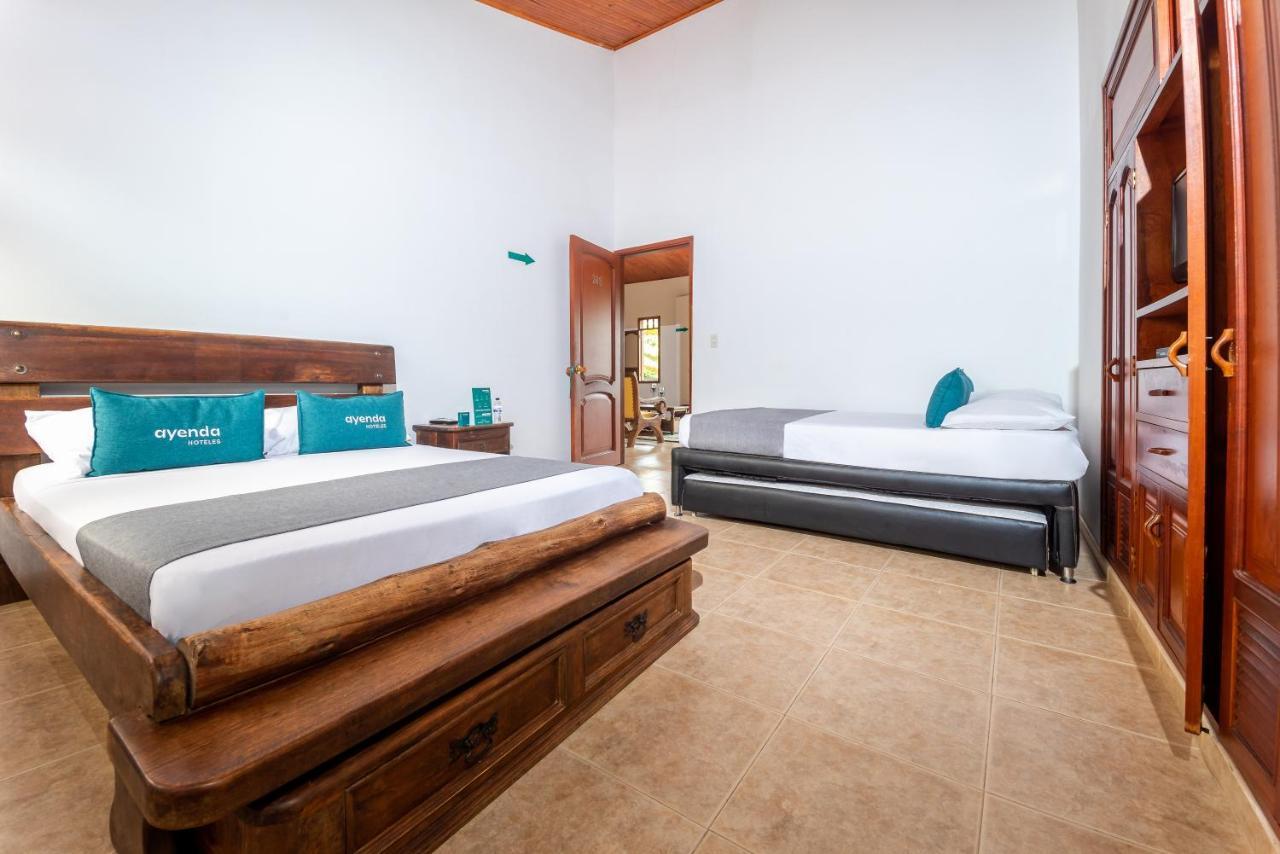 Hotel Casa Baquero Эль-Кайро Экстерьер фото