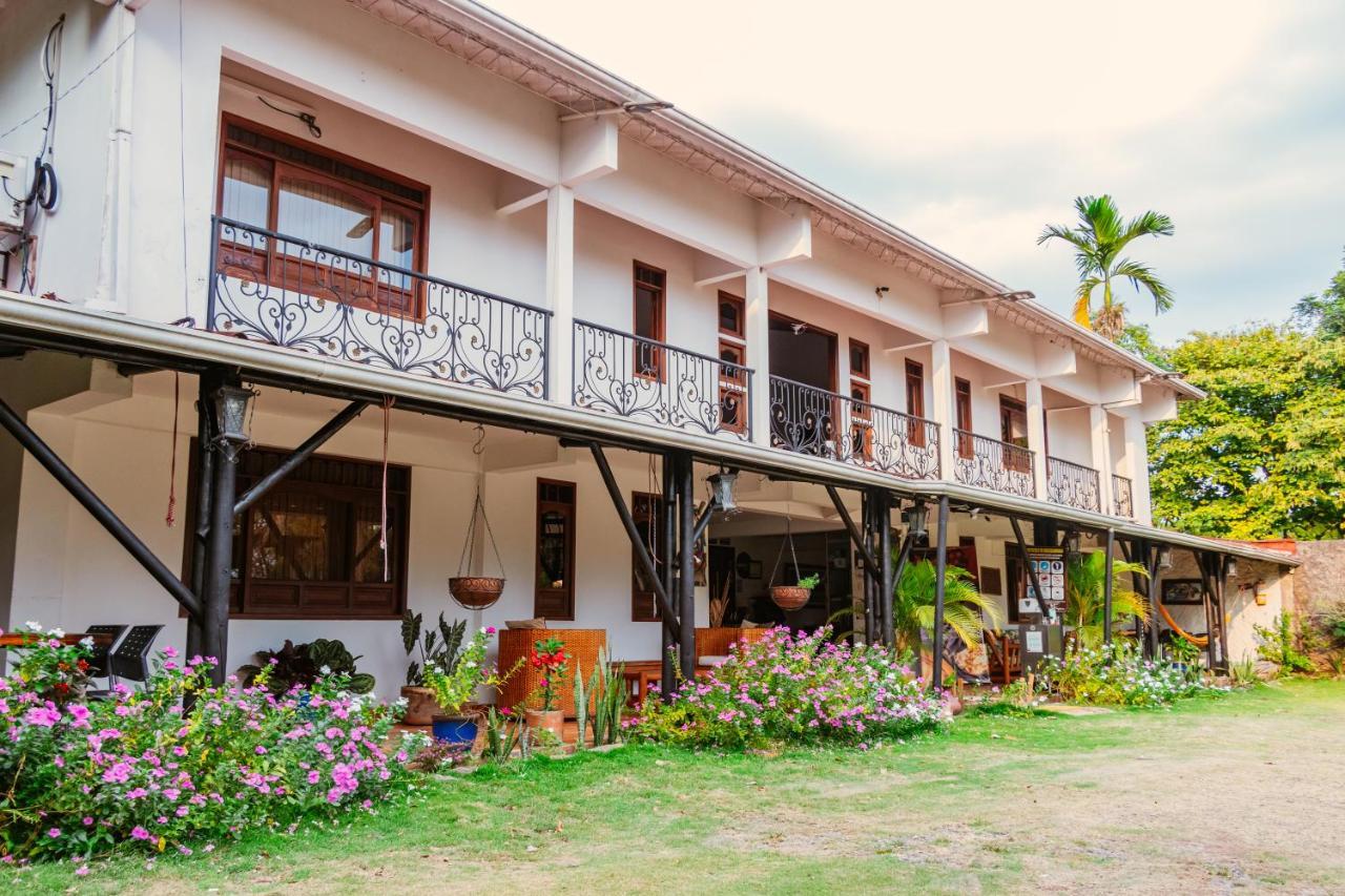 Hotel Casa Baquero Эль-Кайро Экстерьер фото