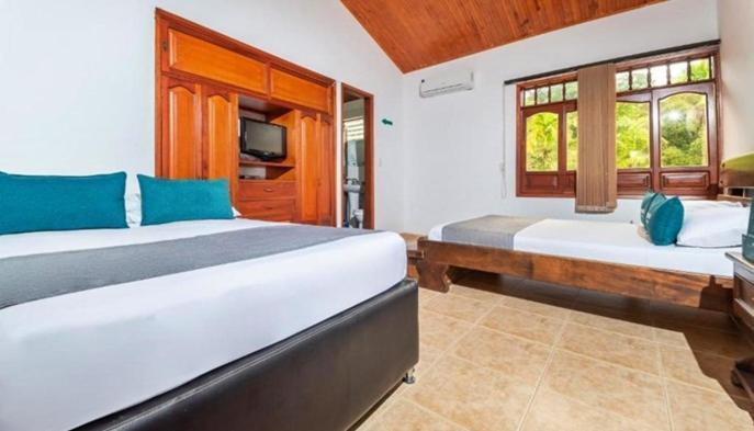 Hotel Casa Baquero Эль-Кайро Экстерьер фото
